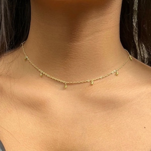 Wunderschöne 18k vergoldete Halskette mit echten Peridot-Edelsteinen