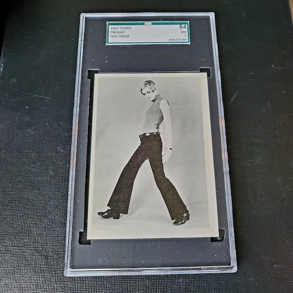 1967 Topps Twiggy Non-Sport Trading Card Graded SGC 84 Vintage Fashion Model Test Issue Very Rare! Topps Vault COA Included!