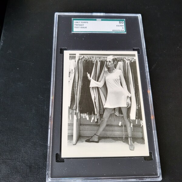 1967 Topps Twiggy Non-Sport Trading Card Graded SGC 80 Vintage Fashion Model Test Issue Very Rare! Topps Vault COA Included!