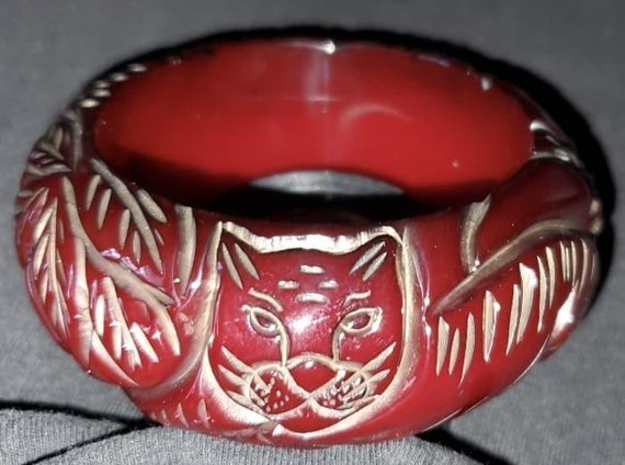 Amazing hand-carved  twin tigers red Bakelite ban… - image 6