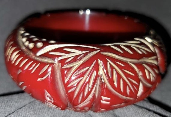 Amazing hand-carved  twin tigers red Bakelite ban… - image 8