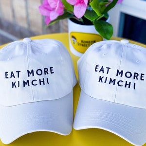 Coma más sombrero de kimchi