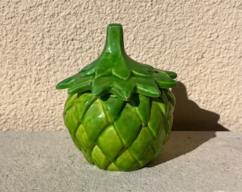Vintage Majolica Barbotine lime green lidded bowl in form of an artichoke. In very good condition for it’s age. Ca 1950-60.