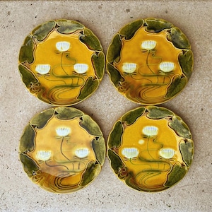4 pcs Villeroy Boch majolica plates early 1900s antique assiettes Water Lily decor in clear glossy colors. Beautiful!