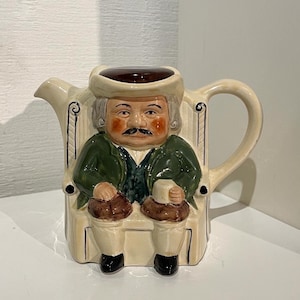 Rolig tvåansiktad Darby & Joan tekanna av Tony Wood Staffordshire, England Vintage Toby karaktär tekanna samlarobjekt brittiska tekannor kök