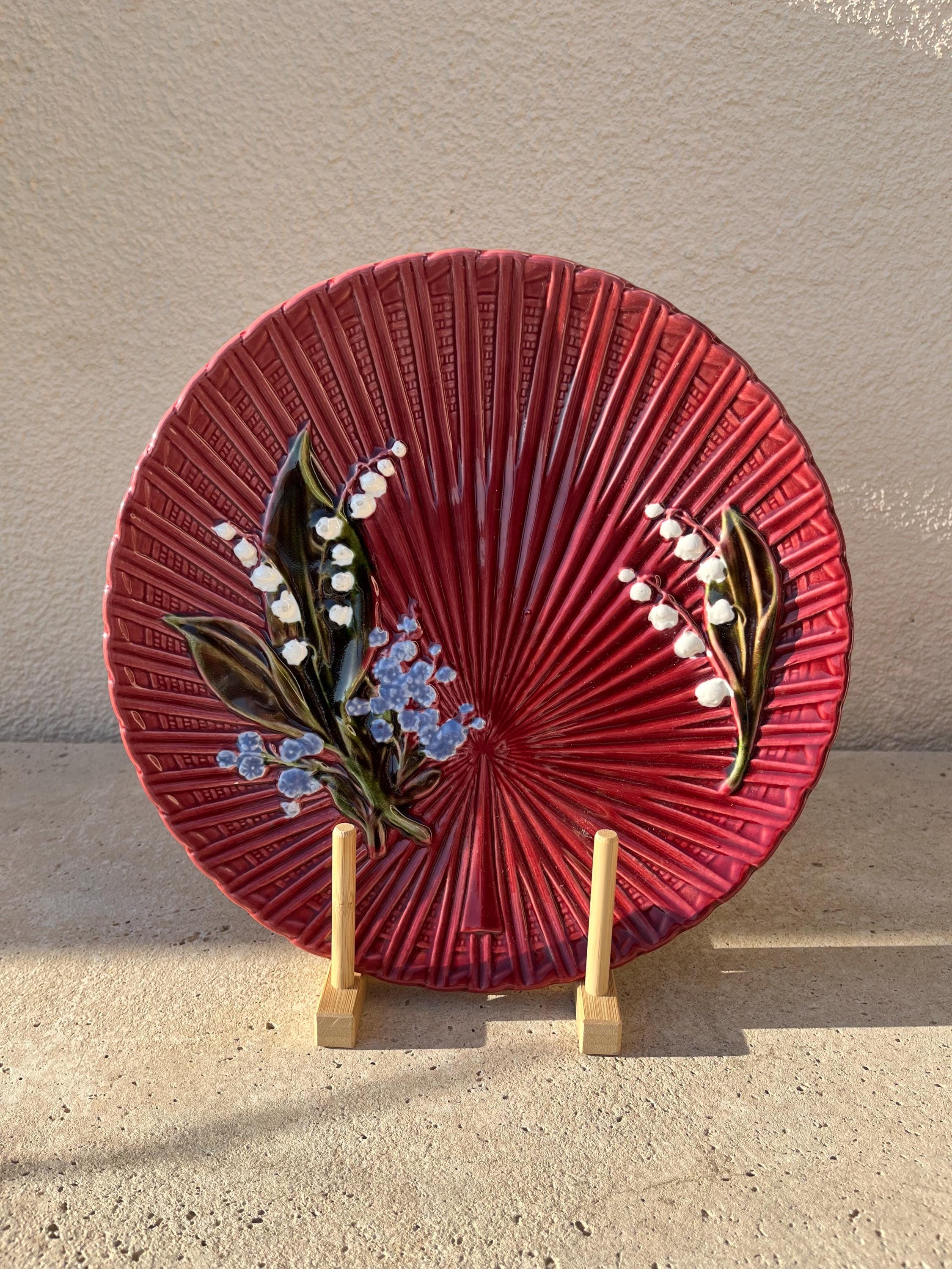 SCHRAMBERG "Lily Of The Valley" VINTAGE German MAJOLICA Hand Painted Plate. 1950s antique majolica vintage large plate in burgundy 30 cm