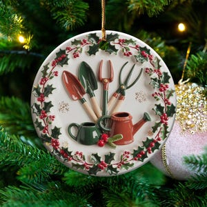 Ceramic Plant Enthusiast Decoration, Custom Mini Gardening Tools Bauble, Unique Gifts for Handyman, Personalized Garden Christmas Ornament Bild 7