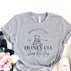 Vintage Hundred Acre Woods Honey Co Shırt,Retro Winnie The Pooh est 1926 Pullover Crewneck,Walt Disney World,Classic Pooh Bear,Dısney Tee