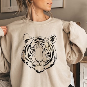 Tiger Face Sweatshirt,Tiger Shirt,Vintage Tiger Shirt,School Mascot Shirt,Tiger Face,Animal Prints,Gift for Her,Tiger Lover Gift,Animal Face