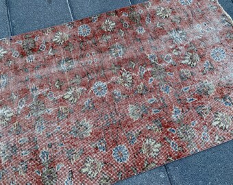2,4 x 3,9 pi, petit tapis rouge, tapis en laine, tapis turc, tapis vintage, tapis bohème, tapis d'accent, tapis oriental, tapis naturel, tapis de chambre d'enfant, tapis décoratif