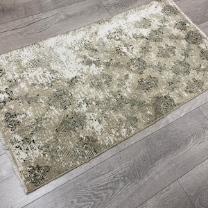 Doormat rug, Turkish rug, Oushak wool rug, Distressed rug, Muted rug, Faded rug, Vintage rug, Small rug, Antique rug, Beige rug, 1.9x3.5 ft