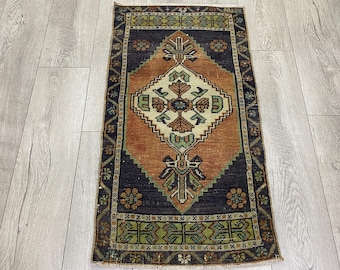 Antique rug, Turkish rug, Small rug, Vintage rug, Oushak rug, Bohemian rug, Rustic rug, Boho rug, Doormat rug, Kitchen rug, 1.8x3.2 ft