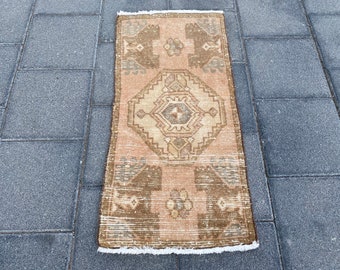 1.5 x 3.1 ft, Oriental rug, Turkish rug, Vintage rug, Small rug, Doormat rug, Bohemian rug, Handmade rug, Wool rug, Organic rug, Antique rug