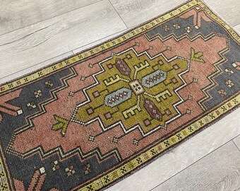 Alfombra turca pequeña, alfombra vintage, alfombra rosa, alfombra Oushak, alfombra de felpudo, alfombra hecha a mano, alfombra de lana orgánica, alfombra bohemia, decoración bohemia, 0,5 x 1 m