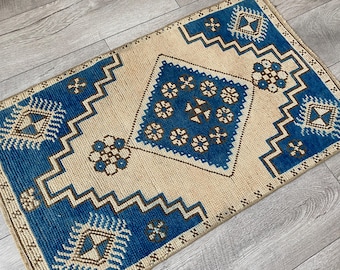 1.8 x 3.0 ft, Faded rug, Turkish small rug, Doormat rug, Wool rug, Boho rug, Home decor, Bohemian rug, Vintage rug, Neutral rug, Pastel rug