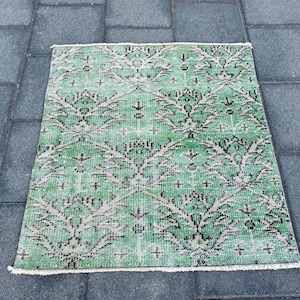 2.6 x 2.7 ft, Green square rug, Vintage rug, Boho rug, Handmade rug, Turkish rug, Small rug, Doormat, Bohemian rug, Boho wool rug, Bath rug