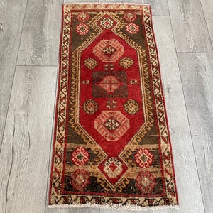 1.5x3.3 ft, Turkish mini rug, Small vintage rug, Red and brown rug, Bohemian rug, Oushak rug, Organic wool rug, Doormat, Bath rug, Boho rug