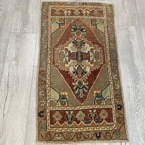 Vintage rug, Small turkish rug, Doormat rug, Faded rug, Bohemian rug, Handmade rug, Organic wool rug, Boho decor, Antique rug, 1.8x3.3 ft