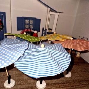 Sonnenschirm für den Wichtel incl. Schirmständer | Wichtelzubehör | Miniaturen für Wichteltür | Miniaturen