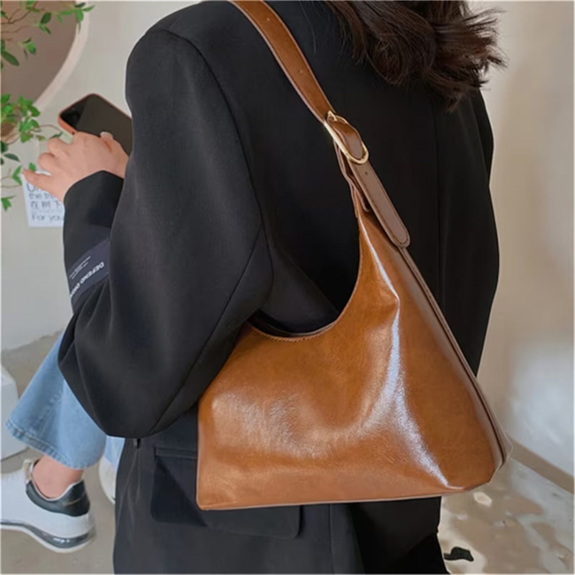 brown shoulder bag outfits｜TikTok Search