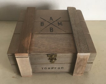 Torpedo Empty Robust Cigars Box. Rare Collectible Light Brown Massive Wood Storage Box Hinged Cap. Hand Made in Honduras. 19 X 19 X 9.5 cm.