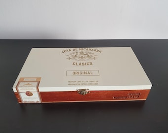 Vintage Joya De Nicaragua Clasico Original Wooden Cigar Box Robusto Collectible