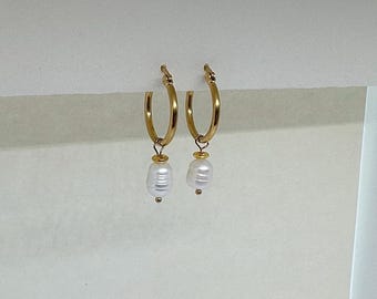 Earrings, gold, freshwater pearl, pearl, gift idea, Mother's Day, birthday, jewelry, gold jewelry, waterproof, high-quality jewelry, hoop earrings