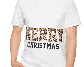 Festive Leopard Print Merry T-Shirt, Stylish Christmas Holiday Top, Unique Animal Print Design, Perfect for Holiday Parties and Celebrations