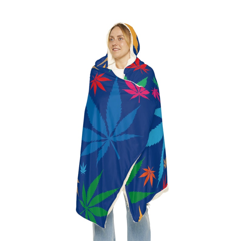 Couverture bleue contre les mauvaises herbes, couverture en sherpa à capuche, couverture en polaire à capuche, couverture douillette à capuche unisexe, cadeau couverture personnalisée, couverture personnalisée image 3