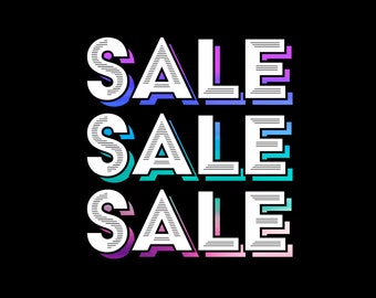 Puede incluir: La palabra "SALE" se repite tres veces en un diseño vertical apilado. Cada palabra está en blanco con un contorno negro y un degradado de rosa, azul y turquesa.