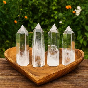 Przezroczysta wieża kwarcowa, różdżka z białego kryształu w kształcie obelisku, kamień naturalny, okazy minerałów, czakra korony