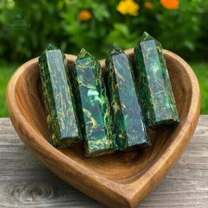 Emerald Point Tower, Natural Gemstone Obelisk Wand, Mineral Specimens Crystals, May Birthstone