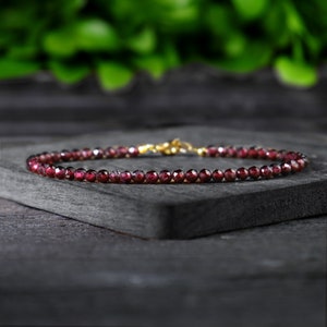 Delicate Garnet Minimalist Bracelet, Natural Garnet Stone Bracelet, Garnet Crystal Dainty Bracelet, January Birthstone Gift, Root Chakra