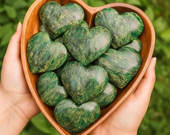 Green Emerald Crystal Hearts - Mary Birthstone, Heart Chakra, Mineral Specimens, Healing Crystals