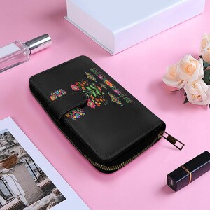 Elegante billetera larga con solapa: diseño elegante y funcional con múltiples compartimentos para un almacenamiento organizado y un estilo sin esfuerzo. Elegante y práctica.