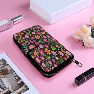 Elegante Klappe Lange Brieftasche: Stilvolles, funktionelles Design mit mehreren Fächern für organisierte Lagerung und mühelosen Stil Schlank, praktisch