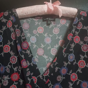 Women&#39;s Lane Bryant brand- Plus Size floral 3/4 length sleeved Dinner Blouse! SIZE - 26-28W