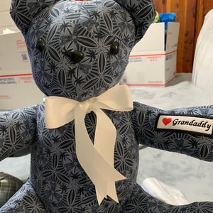 Memory Bear, Bear made from clothing bild 5