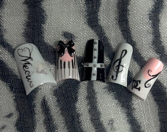 UÑAS DE PATO Y2K NEGRAS