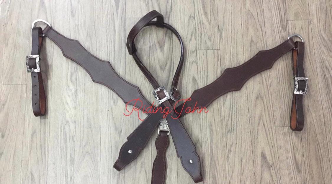 Ensemble Tête De Cheval Et Collier Poitrine En Cuir NOIR - NEUF Avec Conchos