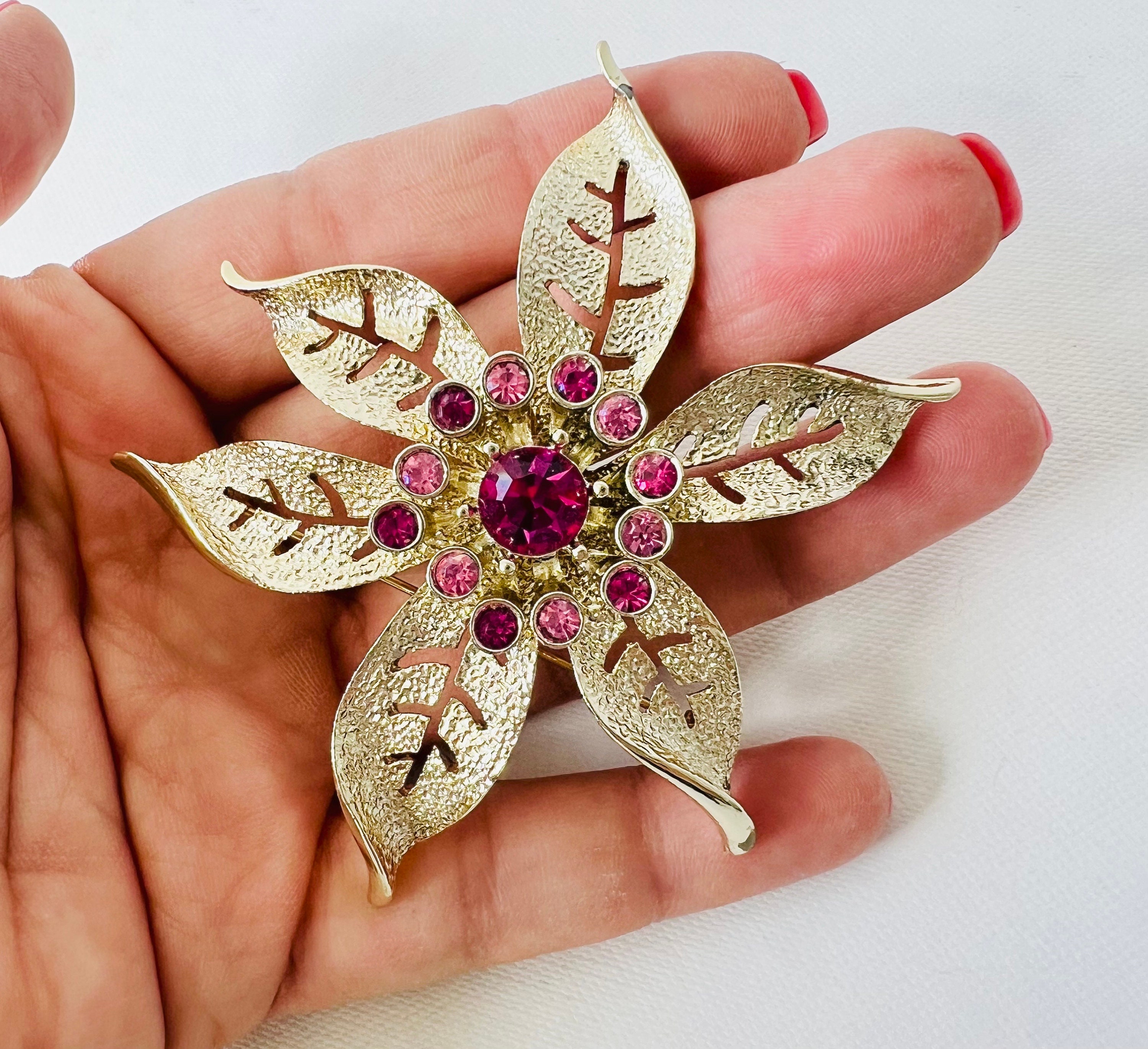 Broche fleur rose - Montres & Bijoux