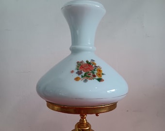 Lampara de mesa opalina.