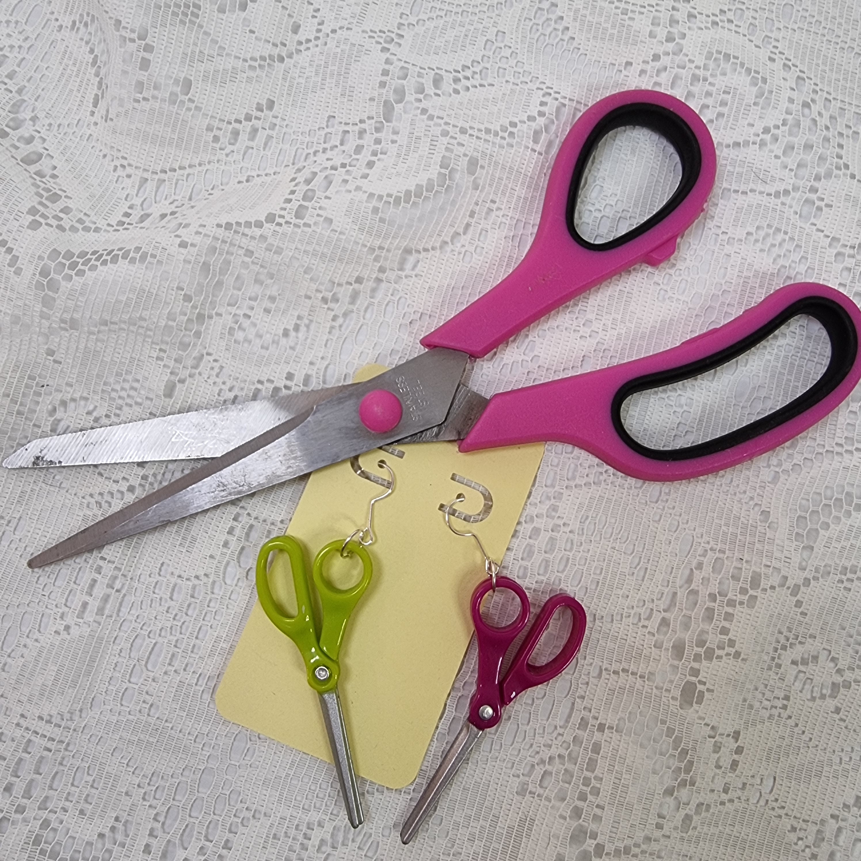 Travel Mini Super Snips Scissors With Protector Over Point Yellow Pink  Green ONE COUNT 