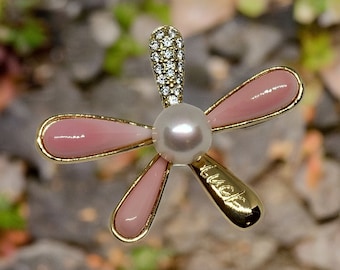Natural queen conch flower brooch, Mother of pearl bead brooch, Hand carved shell art jewelry