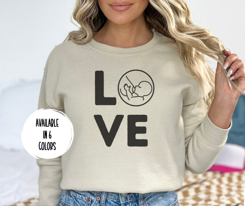 BREASTFEEDING ADVOCACY SWEATSHIRT // Sweatshirt for Breastfeeding Mom