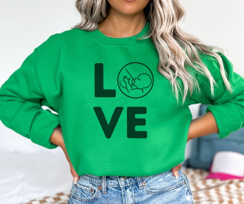 BREASTFEEDING ADVOCACY SWEATSHIRT // Sweatshirt for Breastfeeding Mom