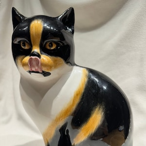 Vintage cat Italian porcelain