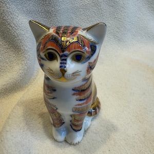 Royal Crown Derby porcelain cat figurine 1998 *rare figurine*