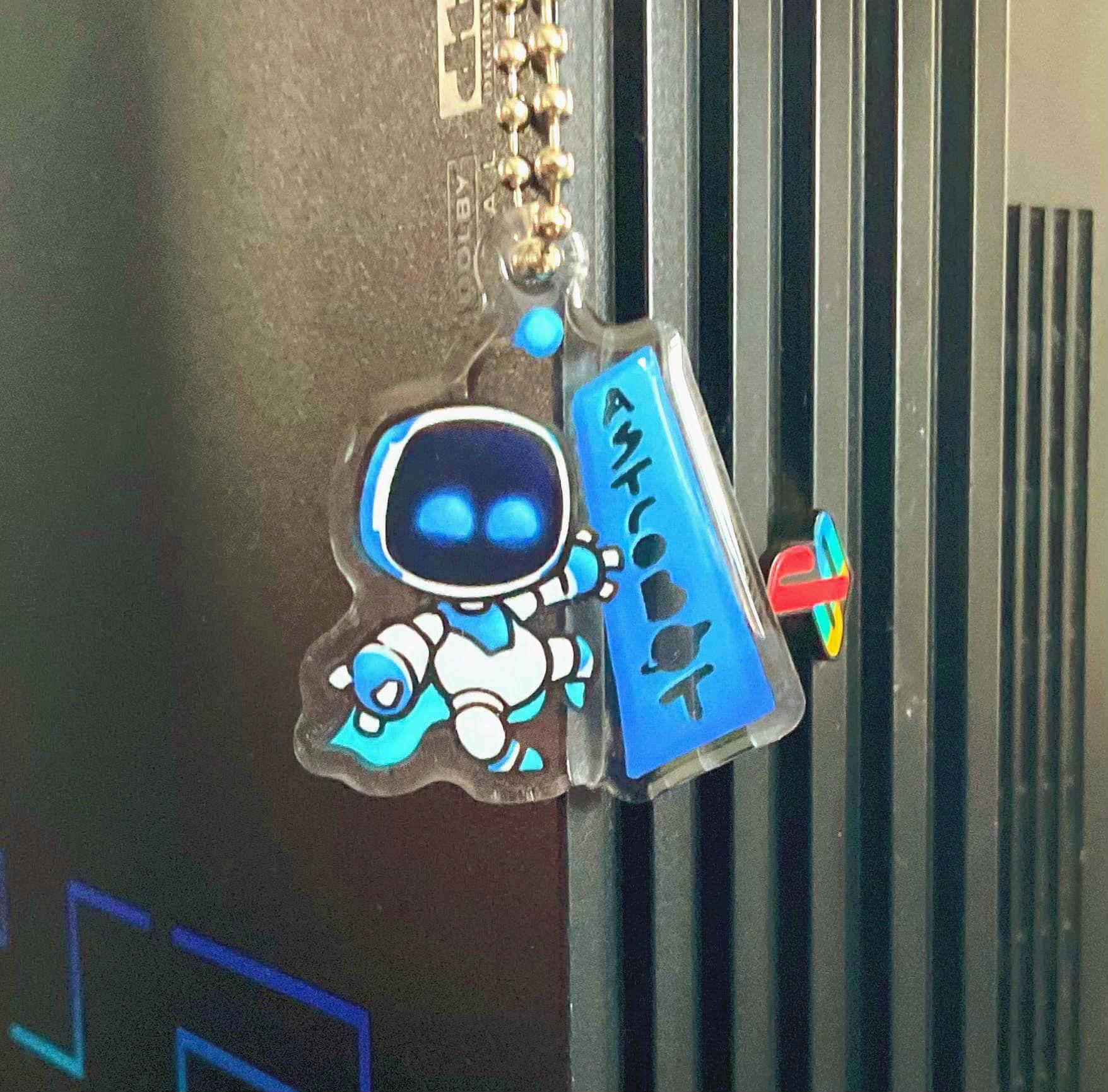 Broche émaillée Lenticulaire PS5 Astro Bot (1 Pièce) - Neuf - Fabriqué En Chine
