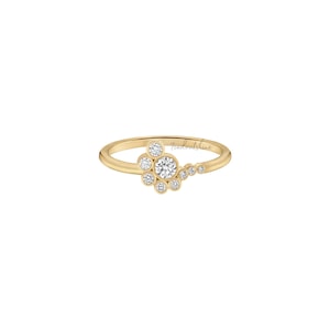 Anillo de racimo de moissanita celestial, anillo de diamantes con bisel asimétrico